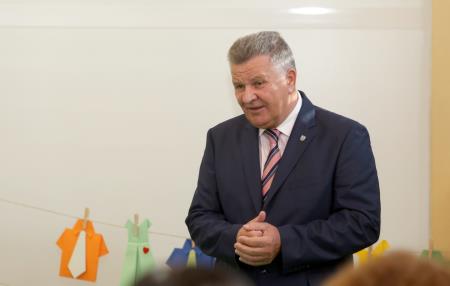 PRVI ŠOLSKI DAN SPREJEM PRVOOLČKOV BEGUNJE 05 FOTO LJUBO VUKELIČ